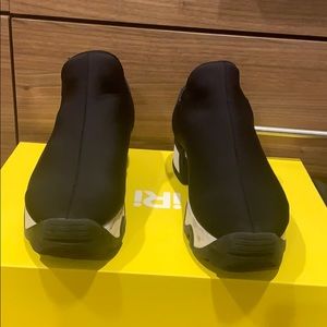 iRi Unisex Black Outline Neoprene Sneaker